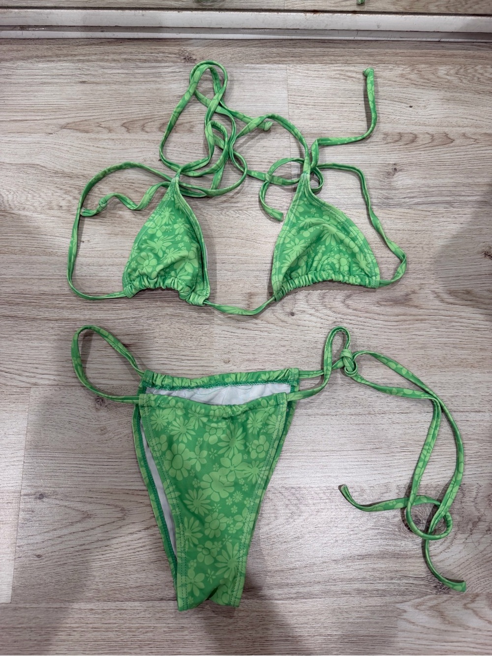 SHEIN Green Floral Tie String Bikini Set